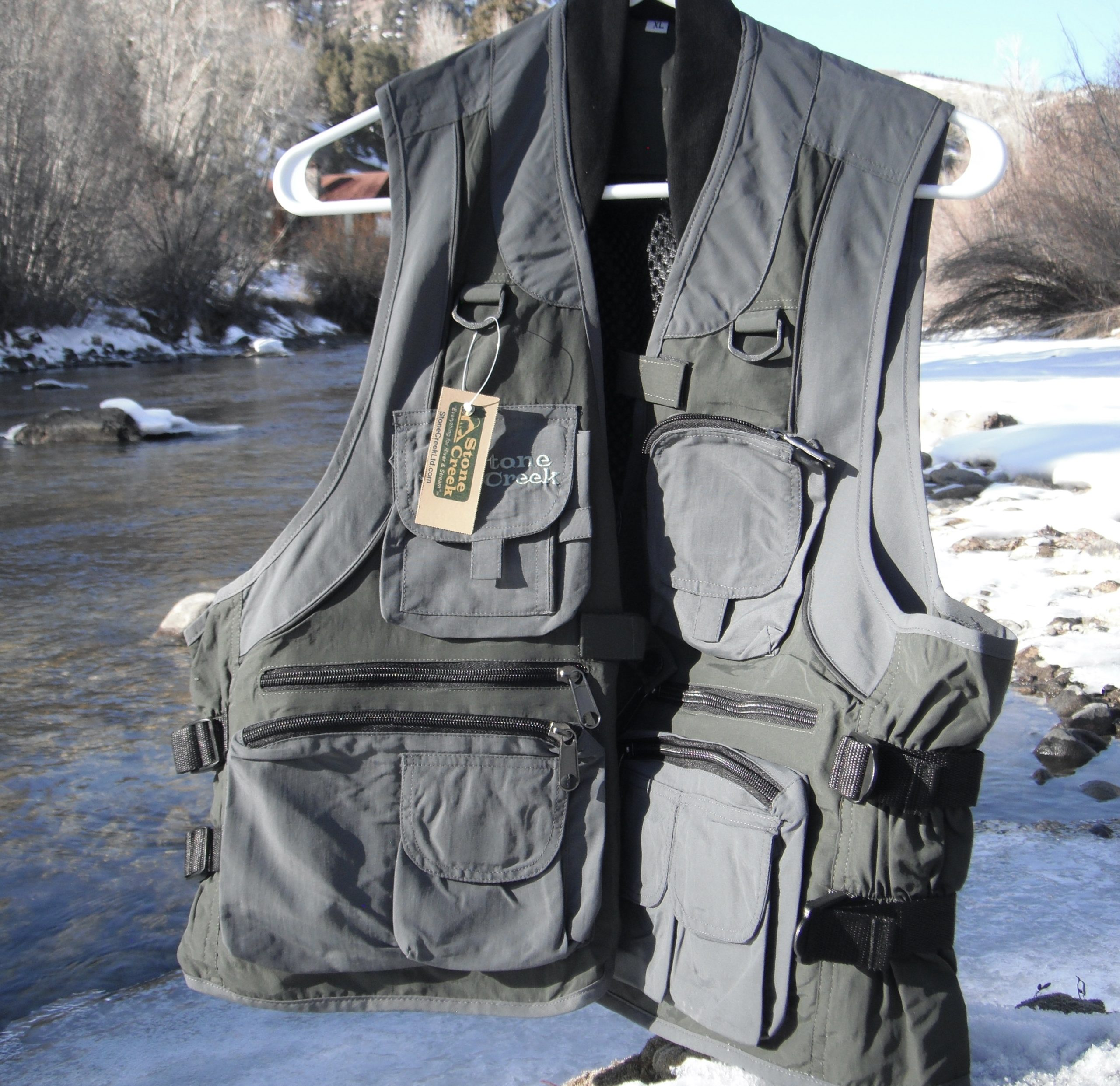 BASSDASH Fly Fishing Vest Adjustable Size with Detachable Water Bottle  Holder for Men and Women FV07 : : Sports & Outdoors